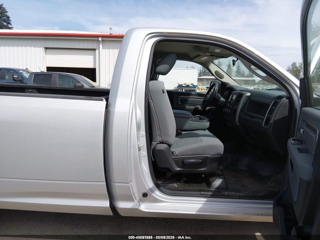 3C6JR6DG5JG255381 RAM 1500 Tradesman 4x2 8&#039; Box