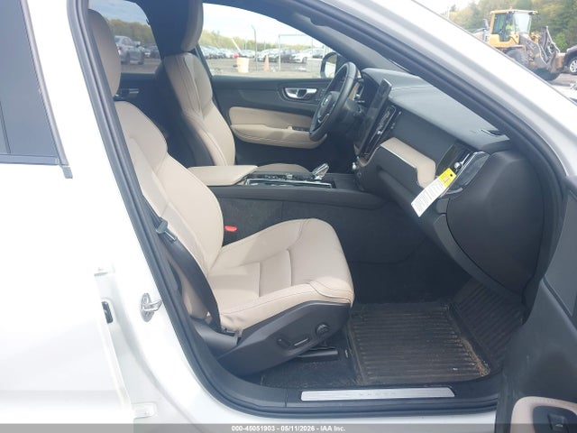 Volvo Xc60 B5 Plus 2026 YV4M12RC1T1402306 Image 5