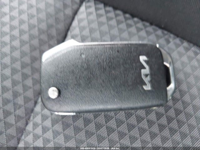 2024 Kia Soul Lx მანქანა იყიდება აუქციონზე, vin: KNDJ23AU3R7230105, აუქციონის ნომერი: 45051939