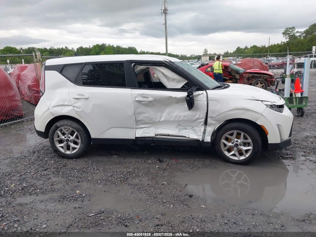 2024 Kia Soul Lx მანქანა იყიდება აუქციონზე, vin: KNDJ23AU3R7230105, აუქციონის ნომერი: 45051939