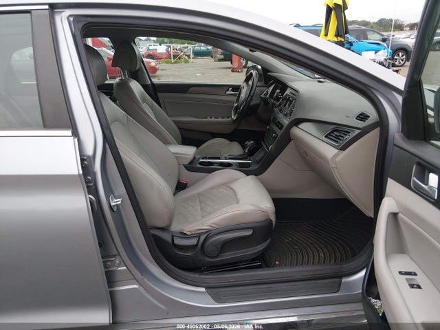 2015 Hyundai Sonata Sport მანქანა იყიდება აუქციონზე, vin: 5NPE34AF3FH082003, აუქციონის ნომერი: 45052002