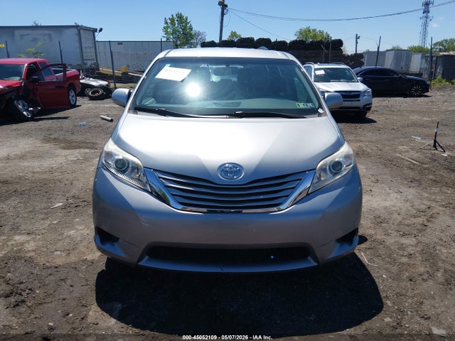 Toyota Sienna Le 8 Passenger 2017 5TDKZ3DC8HS854702 Image 13