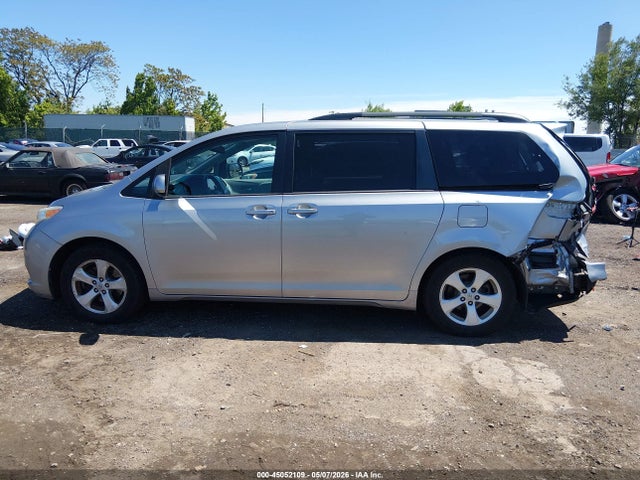Toyota Sienna Le 8 Passenger 2017 5TDKZ3DC8HS854702 Image 15