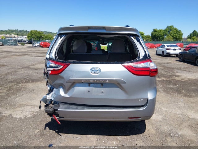 Toyota Sienna Le 8 Passenger 2017 5TDKZ3DC8HS854702 Image 17