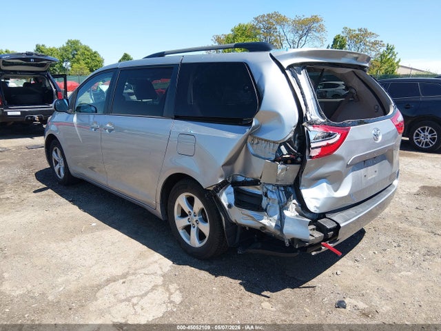 Toyota Sienna Le 8 Passenger 2017 5TDKZ3DC8HS854702 Image 3