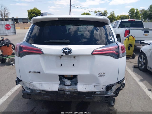 Toyota Rav4 Xle 2018 2T3RFREV0JW812118 Image 16