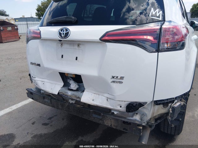Toyota Rav4 Xle 2018 2T3RFREV0JW812118 Image 18