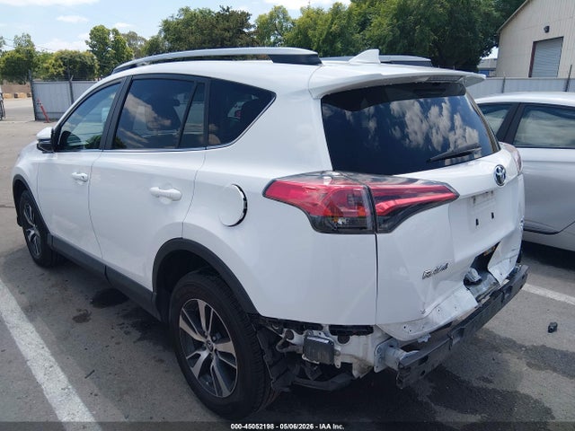 Toyota Rav4 Xle 2018 2T3RFREV0JW812118 Image 3