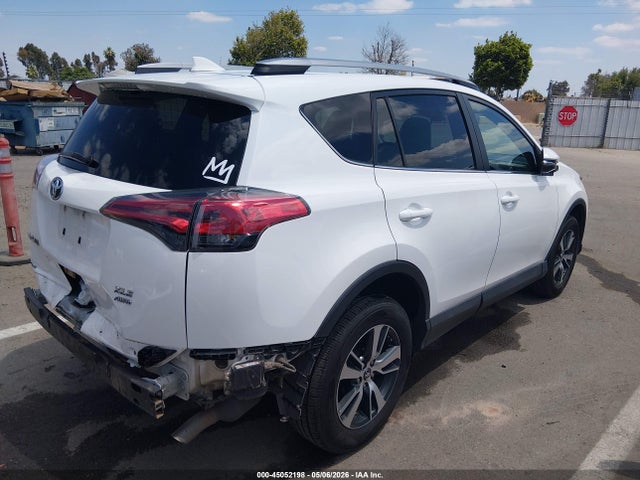 Toyota Rav4 Xle 2018 2T3RFREV0JW812118 Image 4