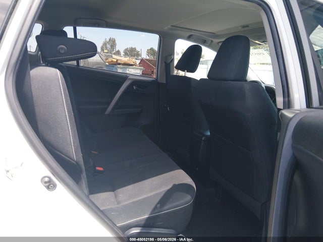 Toyota Rav4 Xle 2018 2T3RFREV0JW812118 Image 8