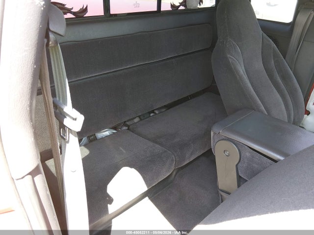 45052211 :رقم المزاد ، 1B7GL22X2YS727488 vin ، 2000 Dodge Dakota Slt/sport مزاد بيع