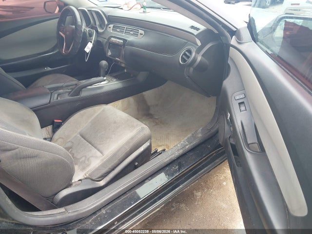 45052239 :رقم المزاد ، 2G1FB1E33F9182068 vin ، 2015 Chevrolet Camaro 2ls مزاد بيع