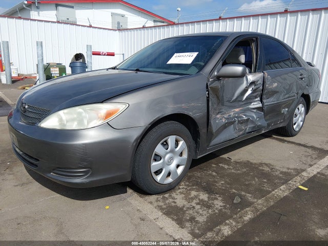 45052244 :رقم المزاد ، 4T1BE32K92U612263 vin ، 2002 Toyota Camry Le مزاد بيع