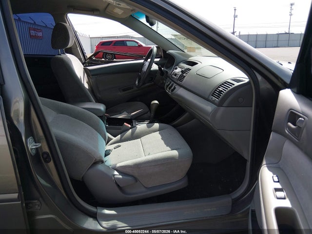 45052244 :رقم المزاد ، 4T1BE32K92U612263 vin ، 2002 Toyota Camry Le مزاد بيع