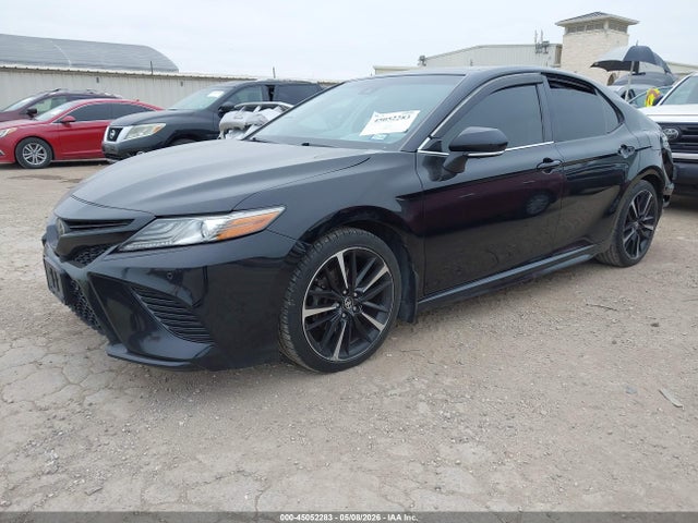 45052283 :رقم المزاد ، 4T1B61HK0JU048462 vin ، 2018 Toyota Camry Xse مزاد بيع