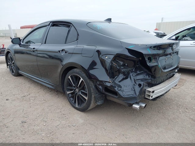 45052283 :رقم المزاد ، 4T1B61HK0JU048462 vin ، 2018 Toyota Camry Xse مزاد بيع