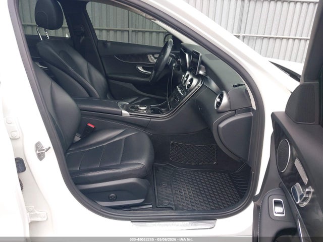 Aukcja sprzedaży 2017 Mercedes-benz C 300 4matic, vin: 55SWF4KB8HU187675, numer aukcji: 45052285