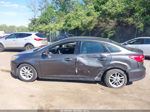 Ford FOCUS SE 2016 1FADP3F27GL354247 Image 14