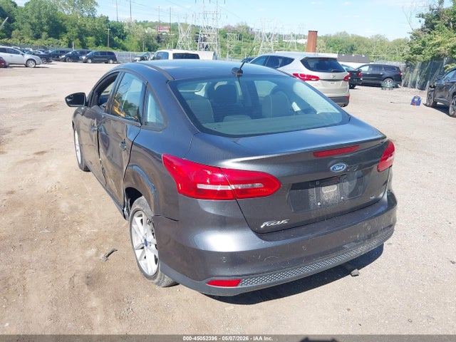 Ford FOCUS SE 2016 1FADP3F27GL354247 Image 3