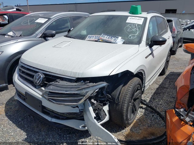3VVCB7AX7PM022940 Volkswagen Tiguan 2.0t Se R-line Black