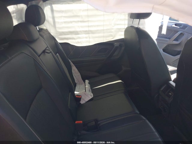 3VVCB7AX7PM022940 Volkswagen Tiguan 2.0t Se R-line Black