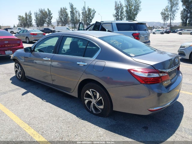 45052483 :رقم المزاد ، 1HGCR2F33HA303880 vin ، 2017 Honda Accord Lx مزاد بيع