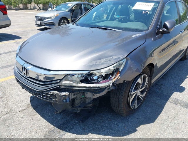 45052483 :رقم المزاد ، 1HGCR2F33HA303880 vin ، 2017 Honda Accord Lx مزاد بيع