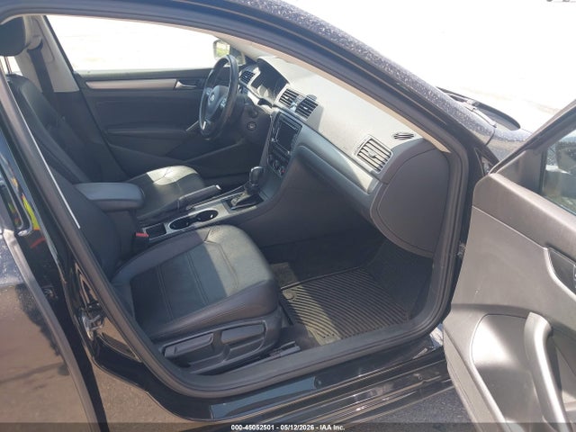 2014 Volkswagen Passat 1.8t Se მანქანა იყიდება აუქციონზე, vin: 1VWBT7A39EC110727, აუქციონის ნომერი: 45052501