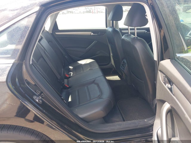 2014 Volkswagen Passat 1.8t Se მანქანა იყიდება აუქციონზე, vin: 1VWBT7A39EC110727, აუქციონის ნომერი: 45052501