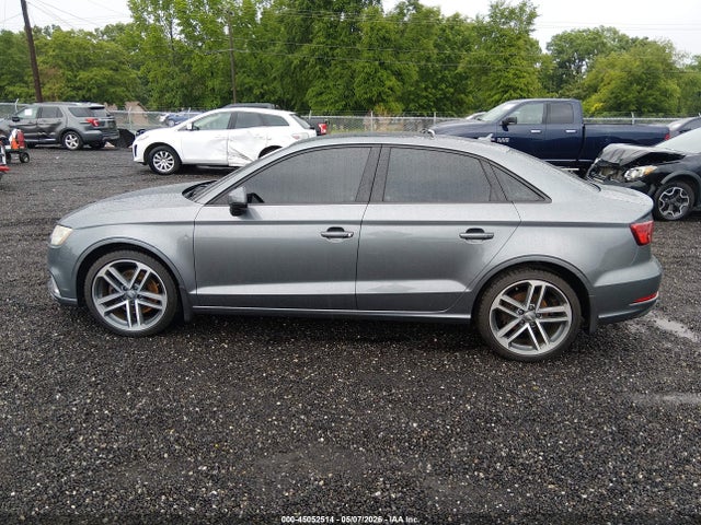 45052514 :رقم المزاد ، WAUAUGFF8J1091623 vin ، 2018 Audi A3 2.0t Premium/2.0t Tech Premium مزاد بيع