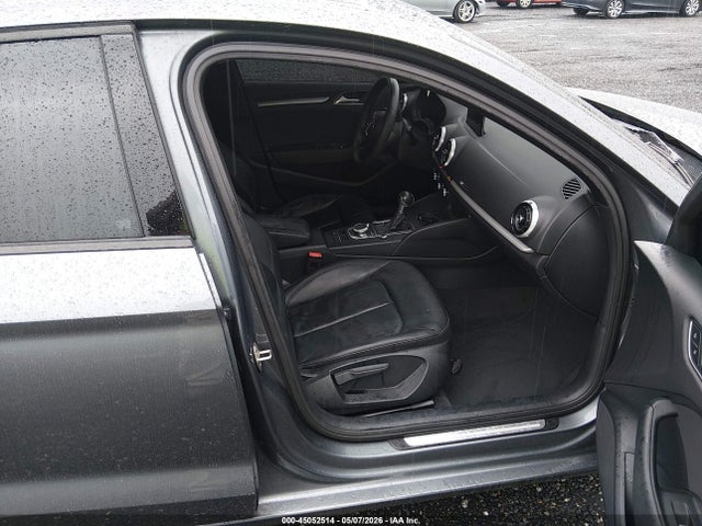 45052514 :رقم المزاد ، WAUAUGFF8J1091623 vin ، 2018 Audi A3 2.0t Premium/2.0t Tech Premium مزاد بيع