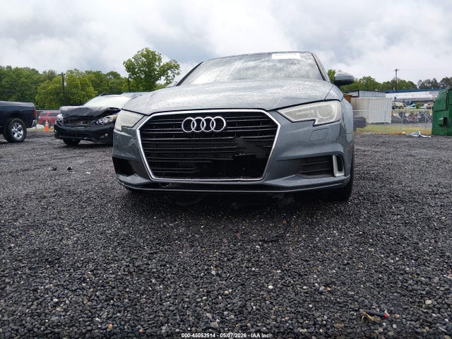 45052514 :رقم المزاد ، WAUAUGFF8J1091623 vin ، 2018 Audi A3 2.0t Premium/2.0t Tech Premium مزاد بيع