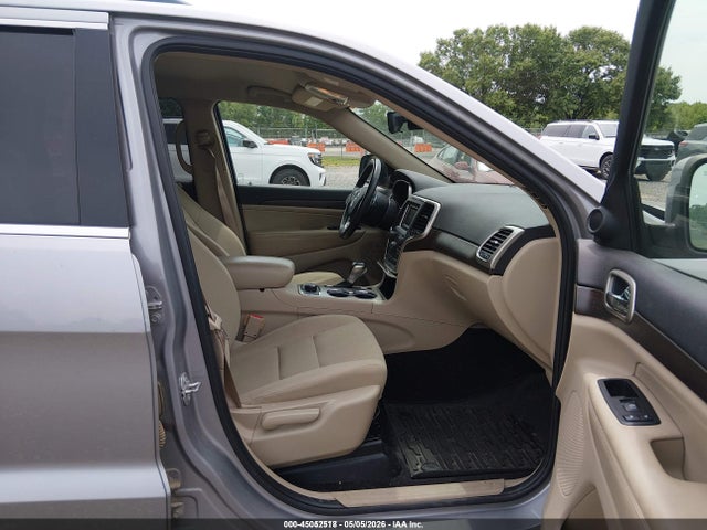 2017 Jeep Grand Cherokee Laredo 4x4 მანქანა იყიდება აუქციონზე, vin: 1C4RJFAGXHC884557, აუქციონის ნომერი: 45052518