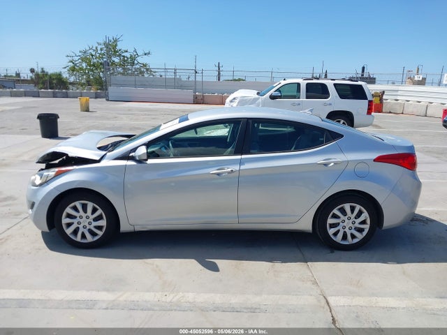 Продажа на аукционе авто 2013 Hyundai Elantra Gls, vin: 5NPDH4AE3DH225436, номер лота: 45052596