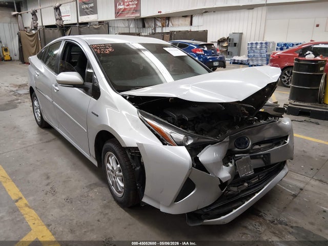 Toyota Prius Three 2017 JTDKARFU3H3038238 Image 1