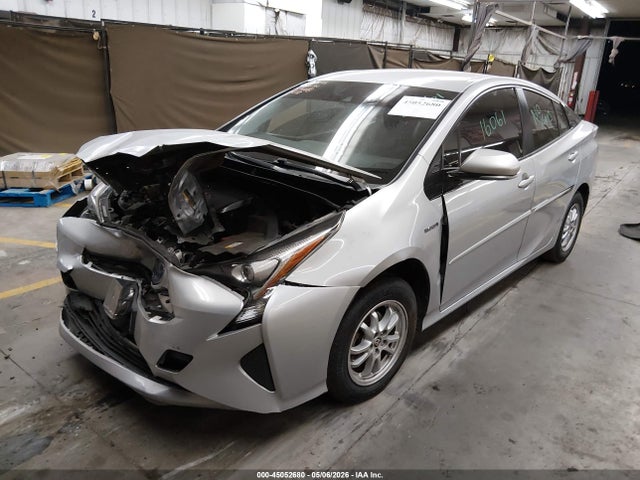 Toyota Prius Three 2017 JTDKARFU3H3038238 Image 2