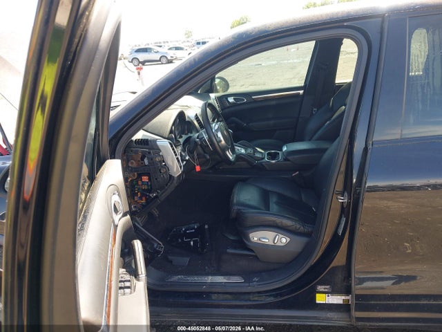 2011 Porsche Cayenne Turbo მანქანა იყიდება აუქციონზე, vin: WP1AC2A24BLA81866, აუქციონის ნომერი: 45052848