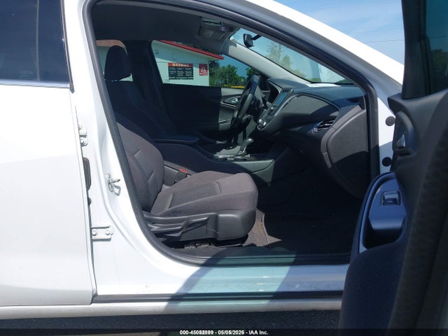 1G1ZC5ST3HF259988 Chevrolet Malibu 1fl