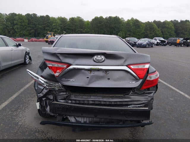 2016 Toyota Camry Le მანქანა იყიდება აუქციონზე, vin: 4T1BF1FK2GU502383, აუქციონის ნომერი: 45052907