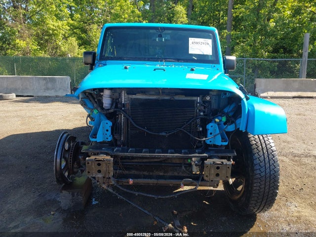 45052920 :رقم المزاد ، 1C4AJWBG9JL813500 vin ، 2018 Jeep Wrangler Jk Sahara 4x4 مزاد بيع