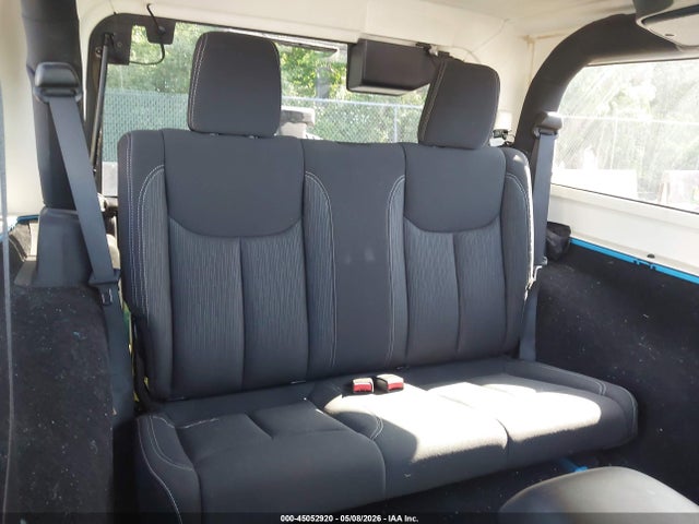45052920 :رقم المزاد ، 1C4AJWBG9JL813500 vin ، 2018 Jeep Wrangler Jk Sahara 4x4 مزاد بيع
