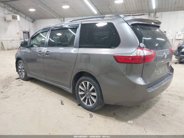 45052951 :رقم المزاد ، 5TDJZ3DC9LS242545 vin ، 2020 Toyota Sienna Le مزاد بيع