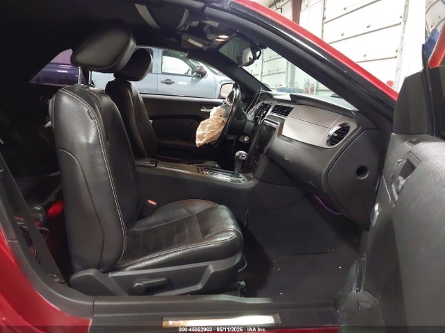 2010 Ford Mustang V6/v6 Premium მანქანა იყიდება აუქციონზე, vin: 1ZVBP8EN3A5108721, აუქციონის ნომერი: 45052963