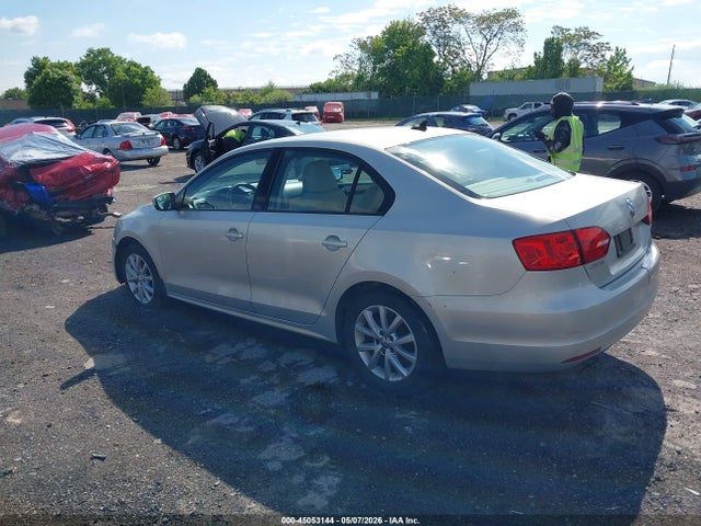 45053144 :رقم المزاد ، 3VWDZ7AJ6BM392888 vin ، 2011 Volkswagen Jetta 2.5l Se مزاد بيع