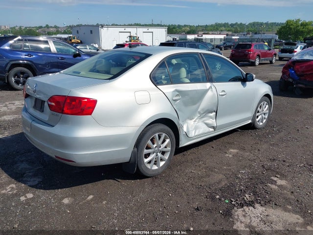 45053144 :رقم المزاد ، 3VWDZ7AJ6BM392888 vin ، 2011 Volkswagen Jetta 2.5l Se مزاد بيع