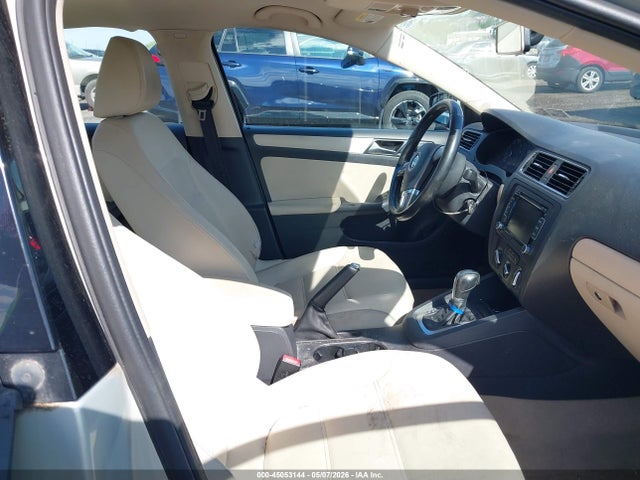 45053144 :رقم المزاد ، 3VWDZ7AJ6BM392888 vin ، 2011 Volkswagen Jetta 2.5l Se مزاد بيع