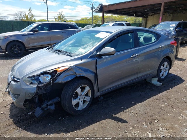 2013 Hyundai Elantra Gls მანქანა იყიდება აუქციონზე, vin: 5NPDH4AE4DH334388, აუქციონის ნომერი: 45053159