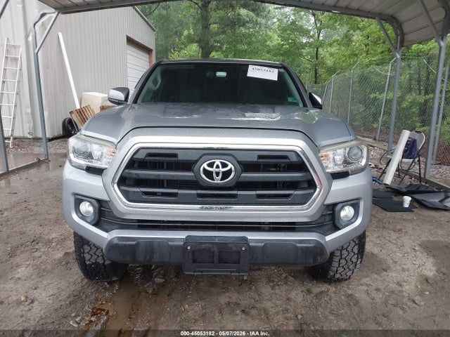 2017 Toyota Tacoma Sr5 V6 მანქანა იყიდება აუქციონზე, vin: 5TFSZ5ANXHX055760, აუქციონის ნომერი: 45053182