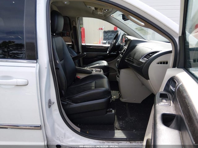 2015 Chrysler Town & Country Touring მანქანა იყიდება აუქციონზე, vin: 2C4RC1BG9FR588817, აუქციონის ნომერი: 45053211