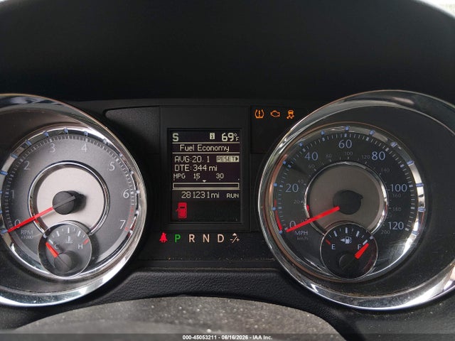 2015 Chrysler Town & Country Touring მანქანა იყიდება აუქციონზე, vin: 2C4RC1BG9FR588817, აუქციონის ნომერი: 45053211